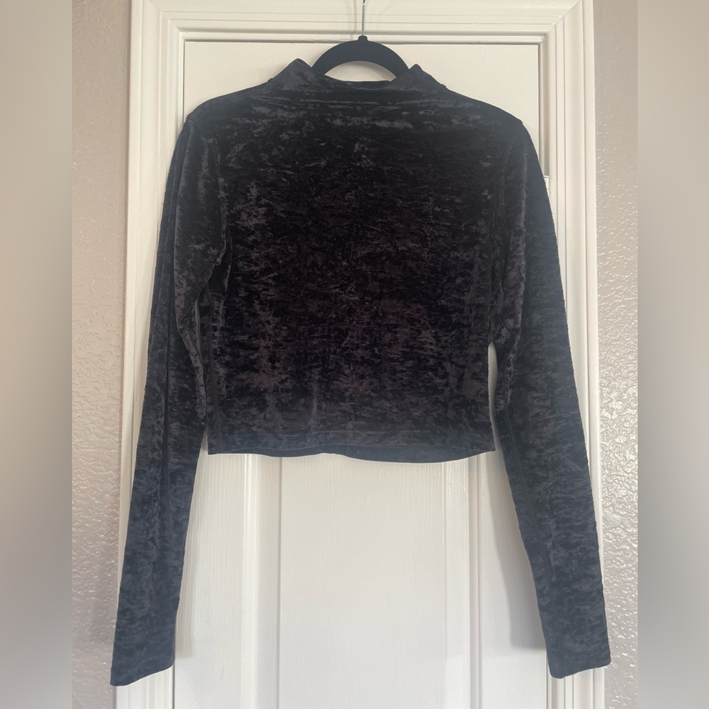LuLuLemon Crushed Velvet Black Long Sleeve All Aligned Cropped Mock Neck Top!